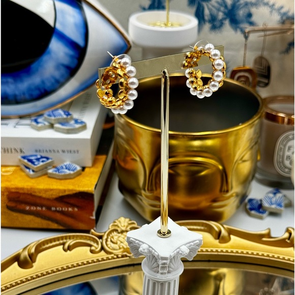 🆕 LELE SADOUGHI 🧿 NWOT Coquille Pearl Hoop Earrings - Pearl & Shell Detailing - Picture 7 of 16